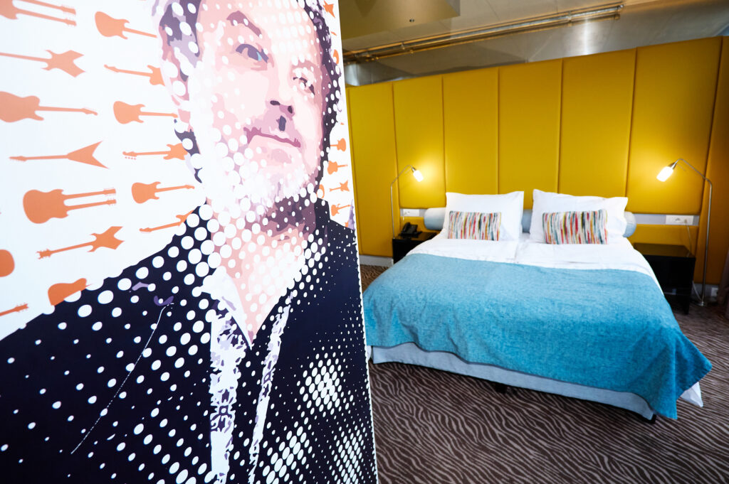 SONO_double_room_king_size_bed_D1002019