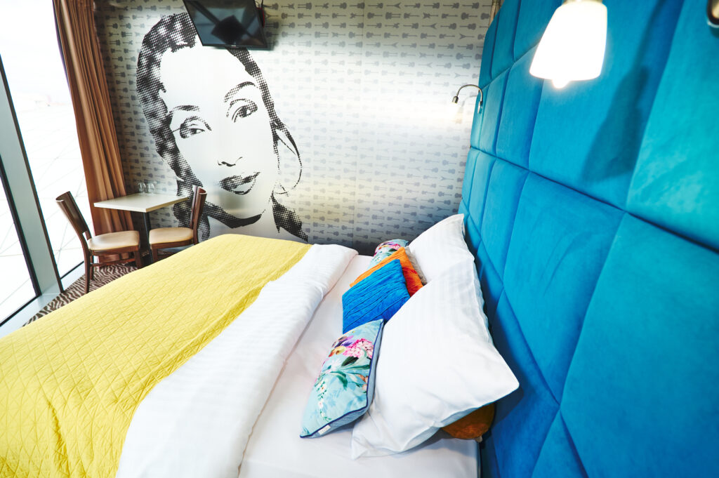 SONO_double_room_king_size_bed_D1002022