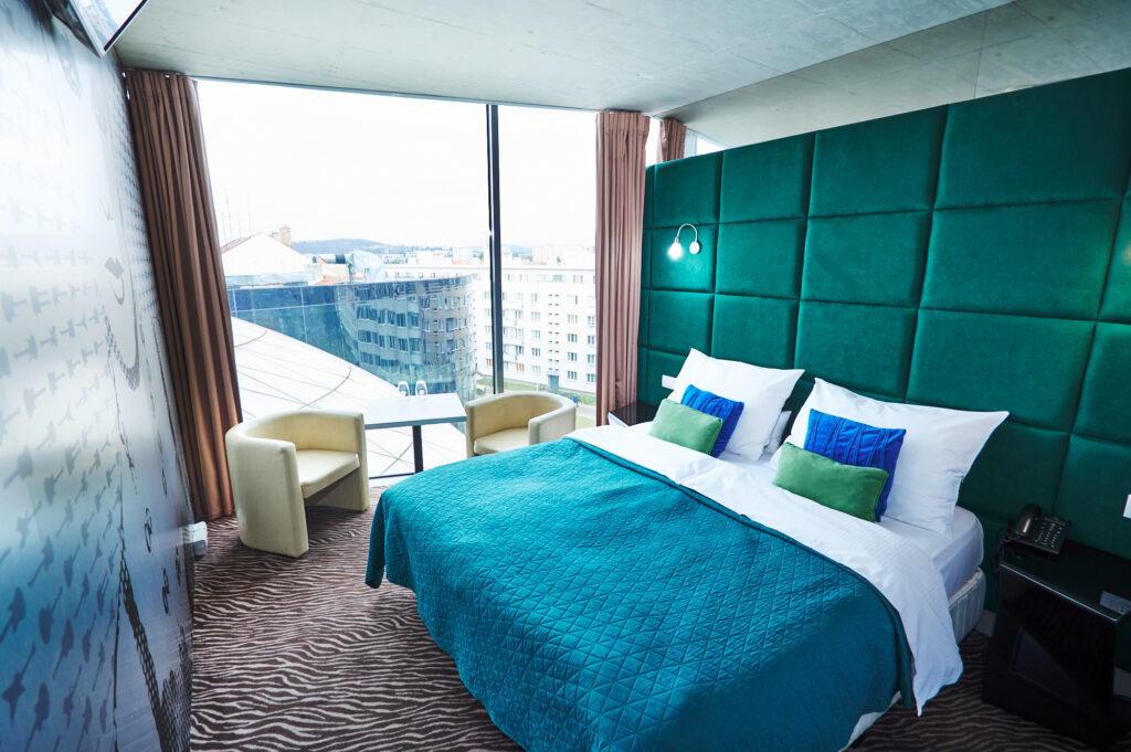 SONO_double_room_king_size_bed_D1002068