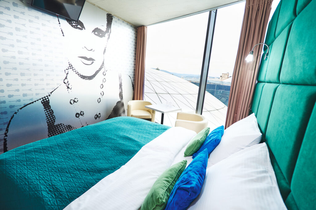 SONO_double_room_king_size_bed_D1002071