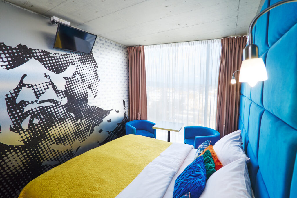 SONO_double_room_king_size_bed_D1002116