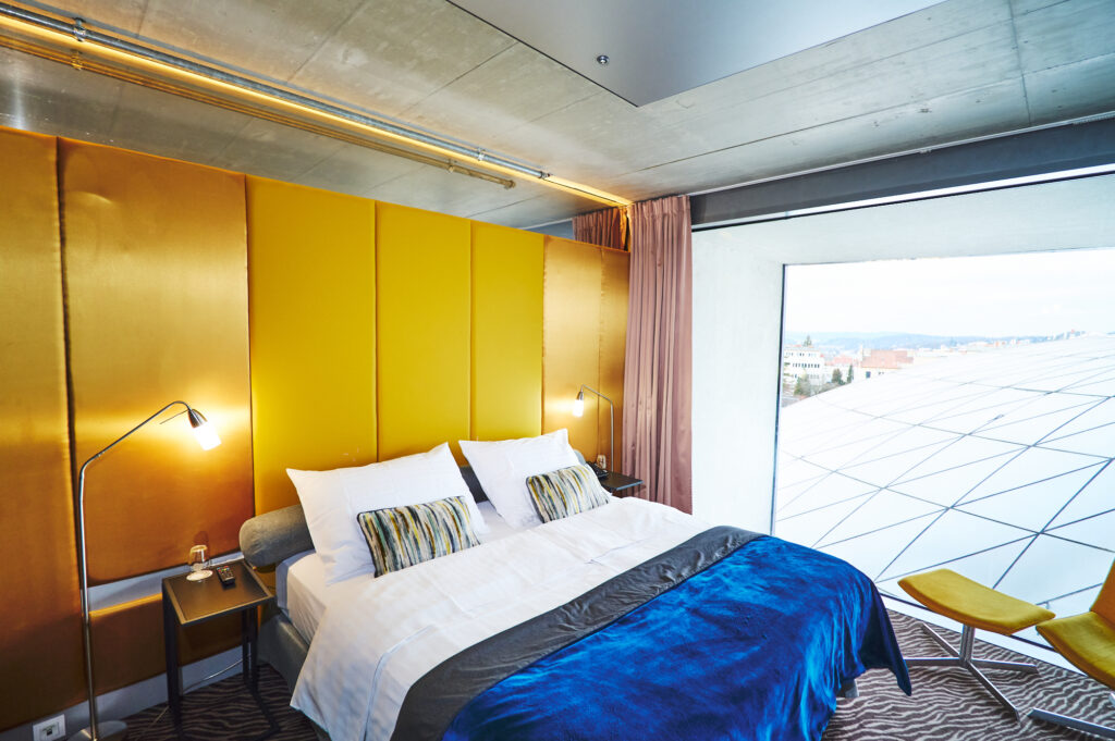 SONO_triple_room_Tina_Turner_D1002059