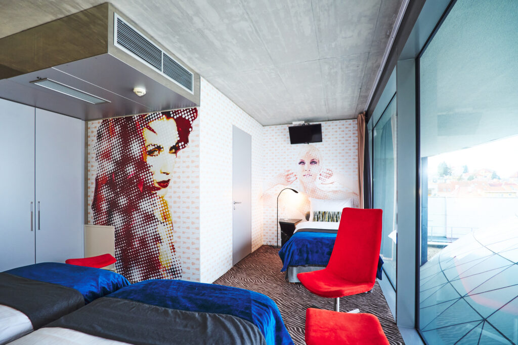 SONO_triple_room_annie_lennox_D1002044